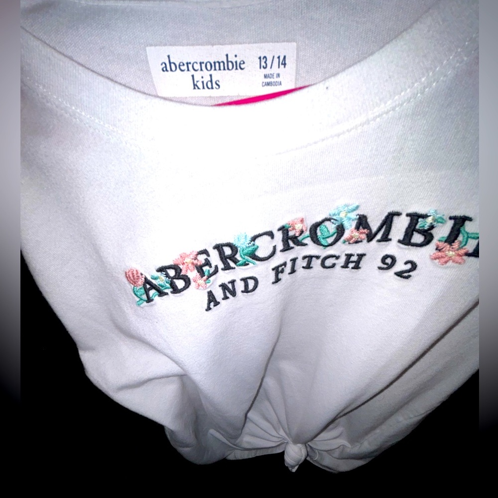 New girls Abercrombie & Finch embroidered shirt, Size 10/12